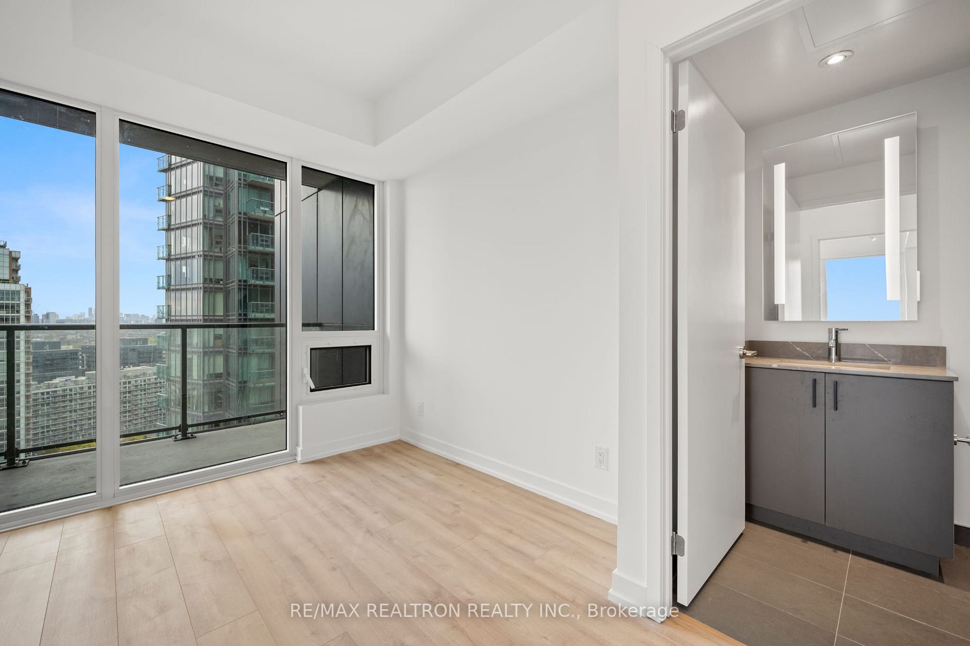 135 East Liberty St, #1905