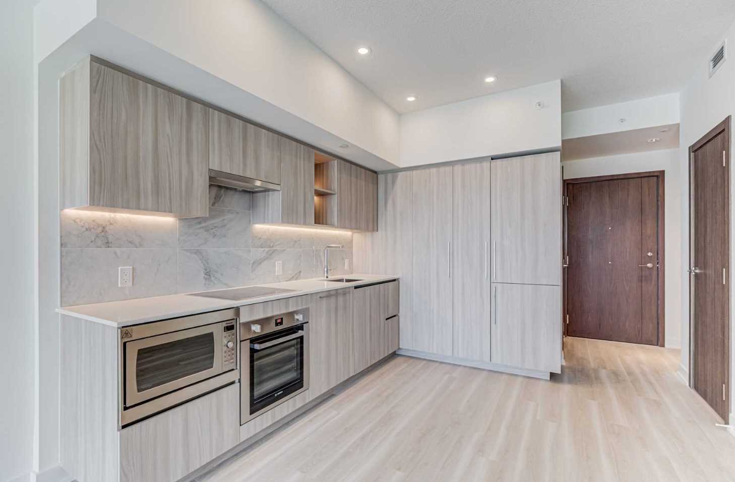 19 Bathurst St, #707