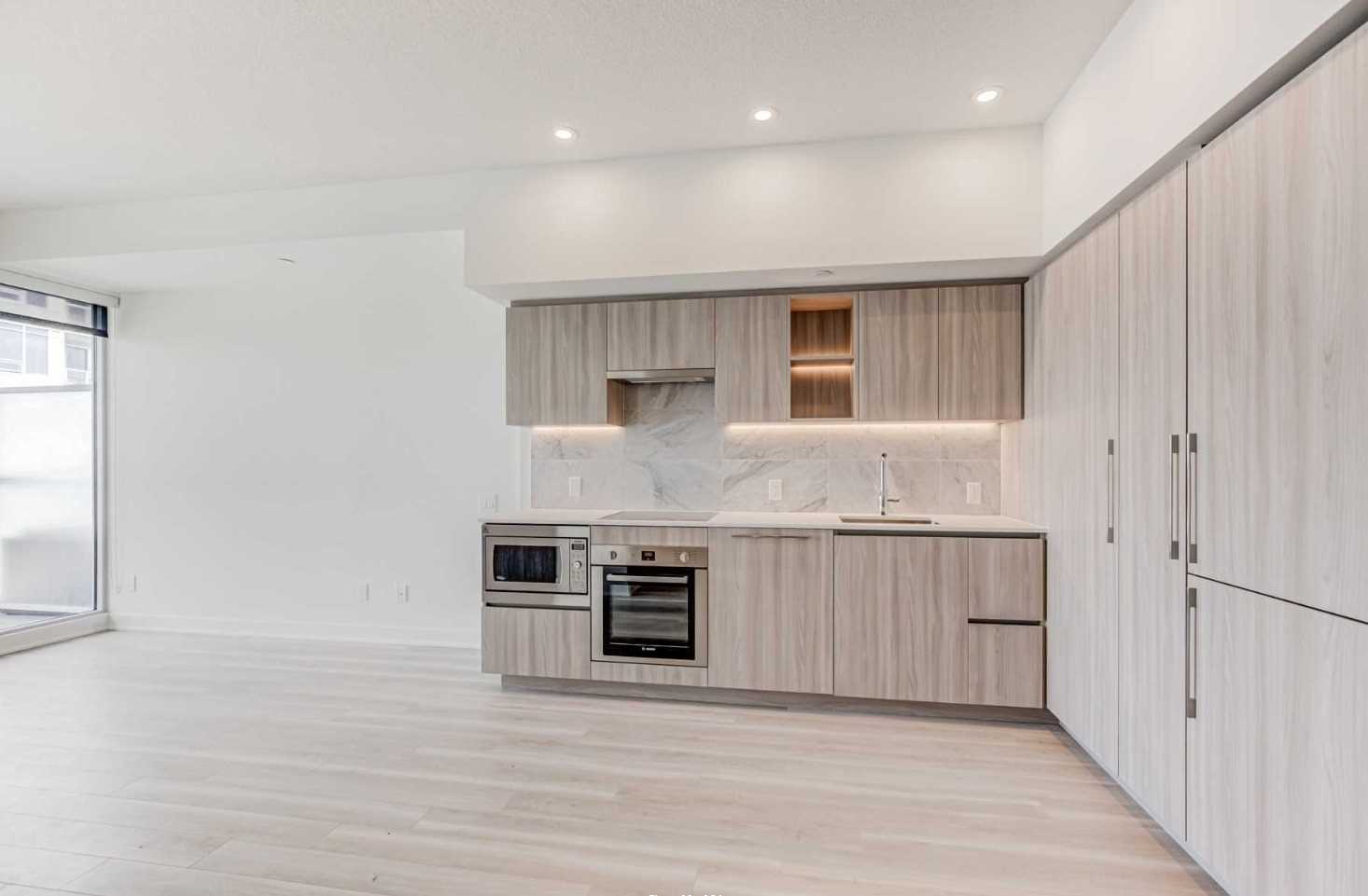 19 Bathurst St, #707