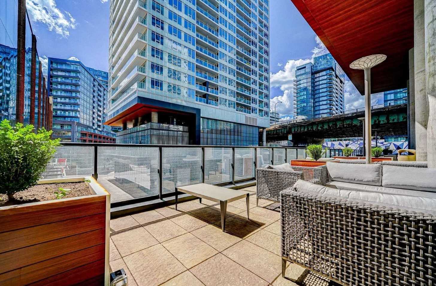 19 Bathurst St, #707