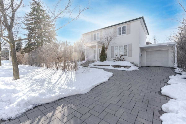 1 Canfield Pl, Toronto