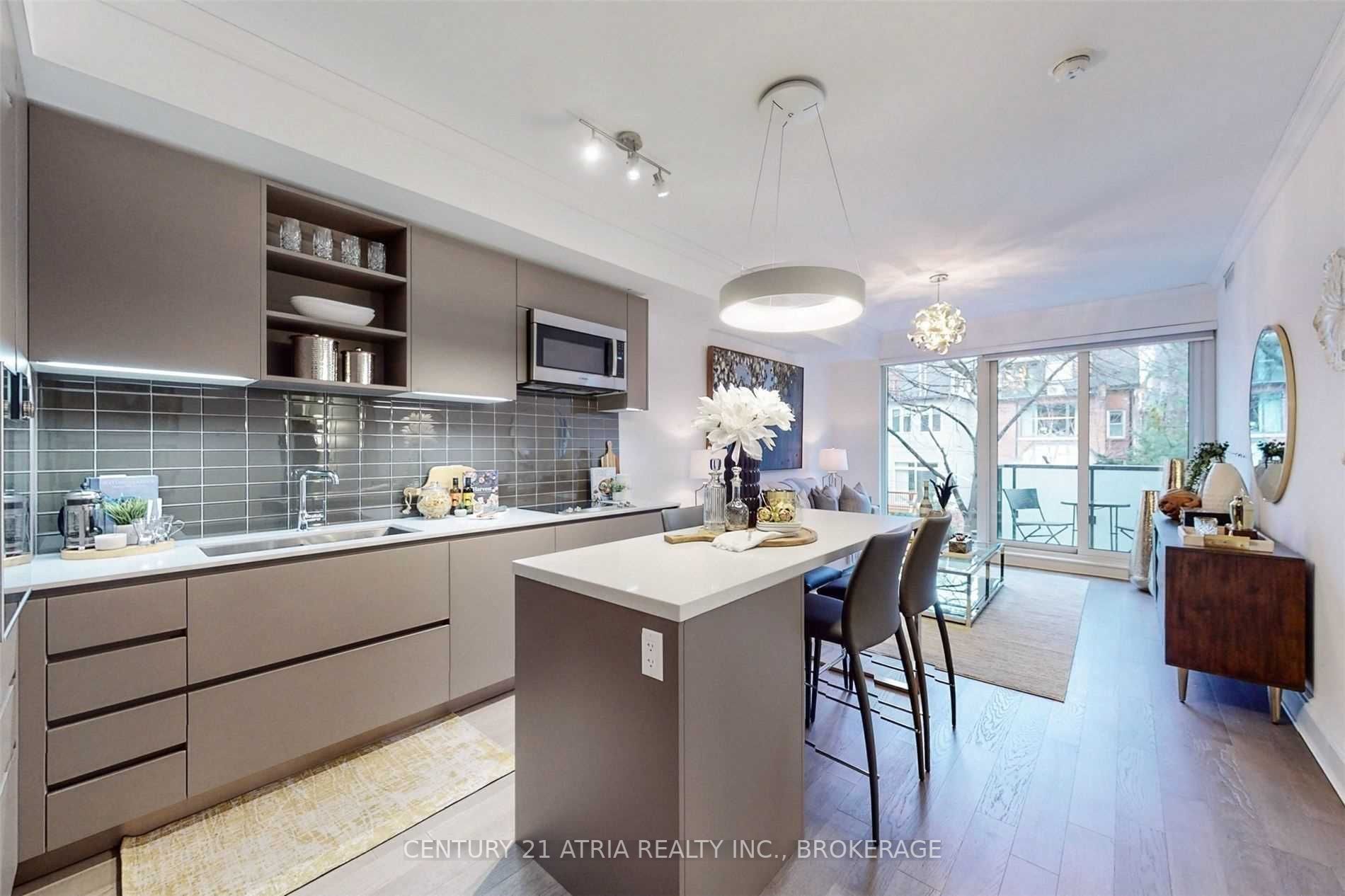 128 Pears Ave, #305