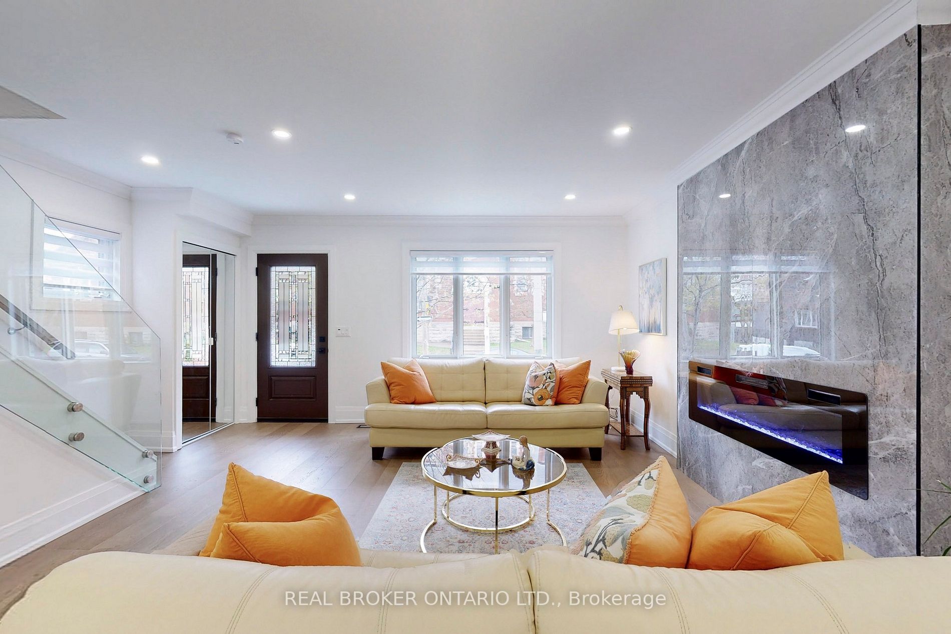 Listing C5938640 - Large Photo # 2