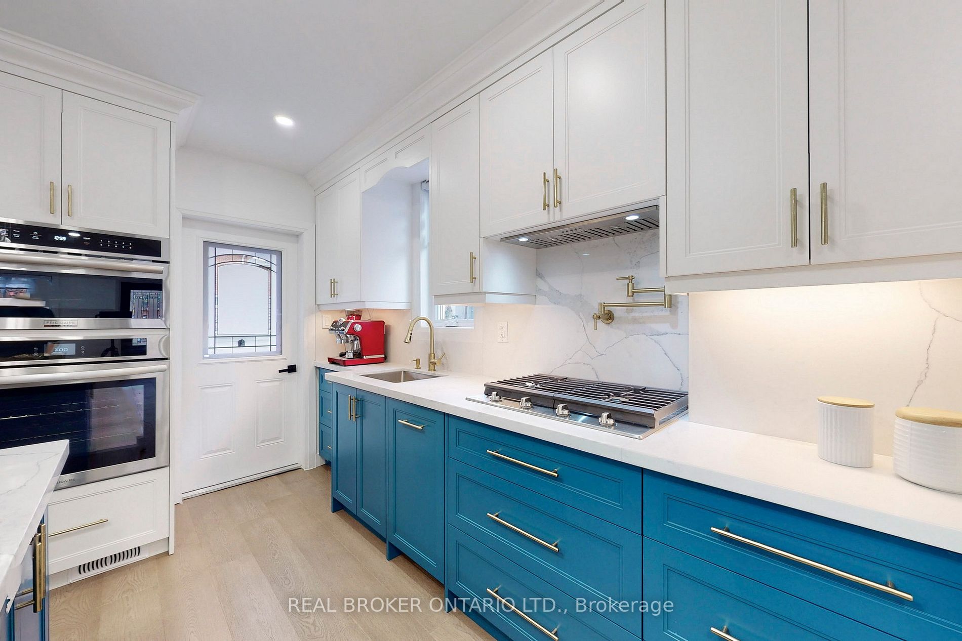 Listing C5938640 - Large Photo # 11