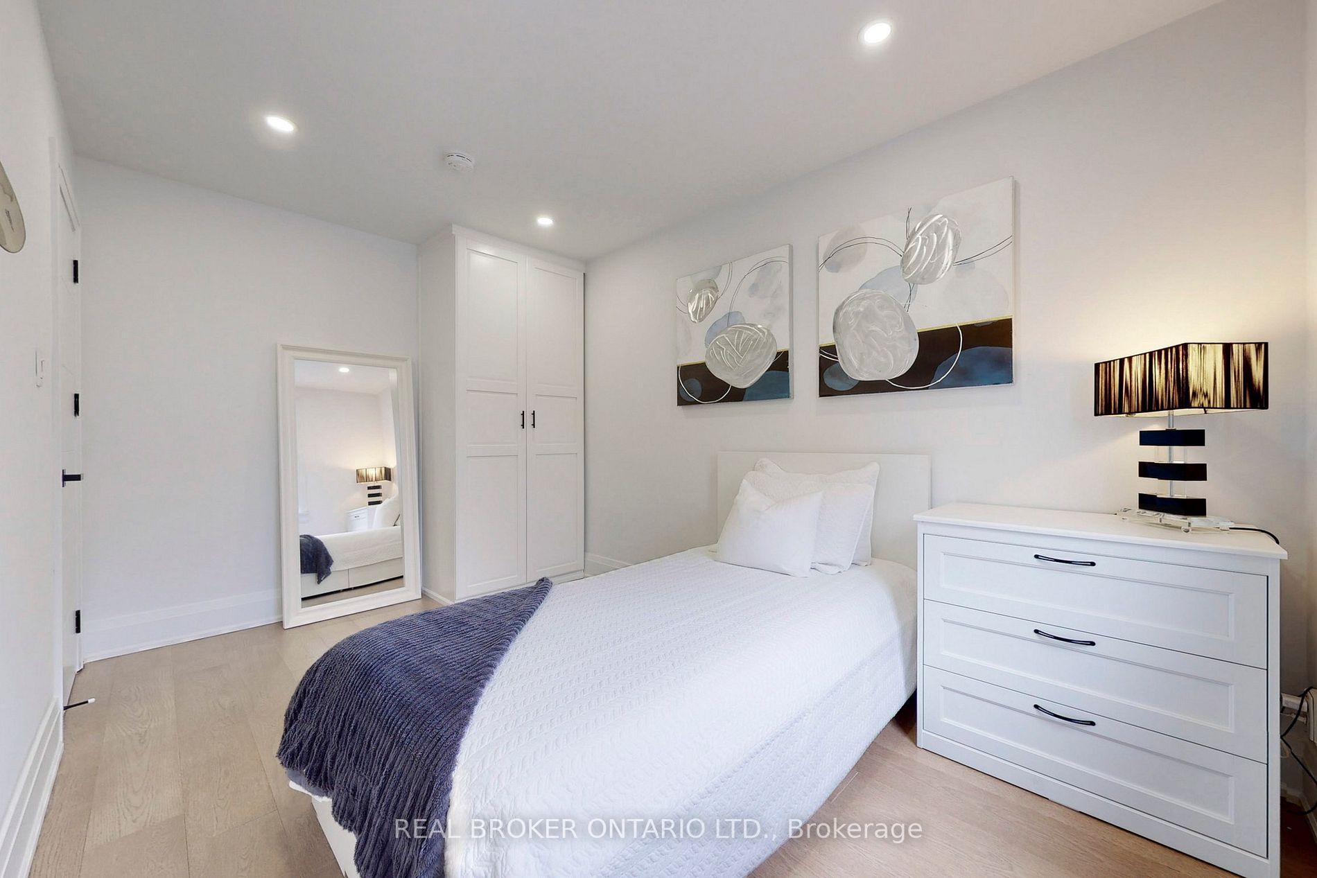 Listing C5938640 - Large Photo # 22