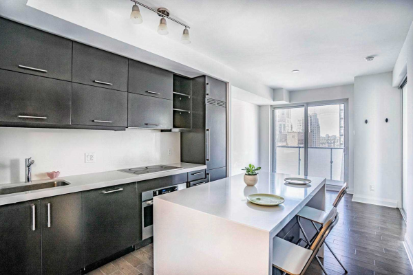 1080 Bay St, Toronto