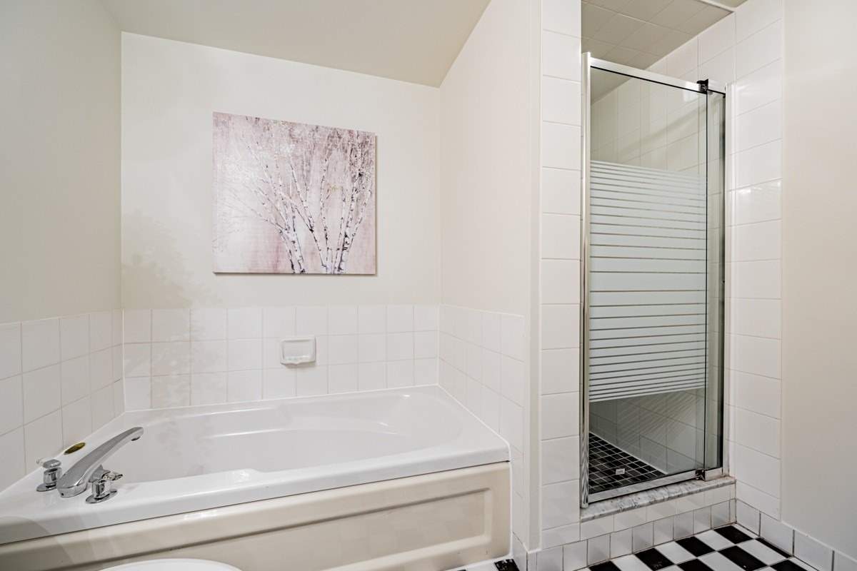 Listing C5938957 - Large Photo # 26