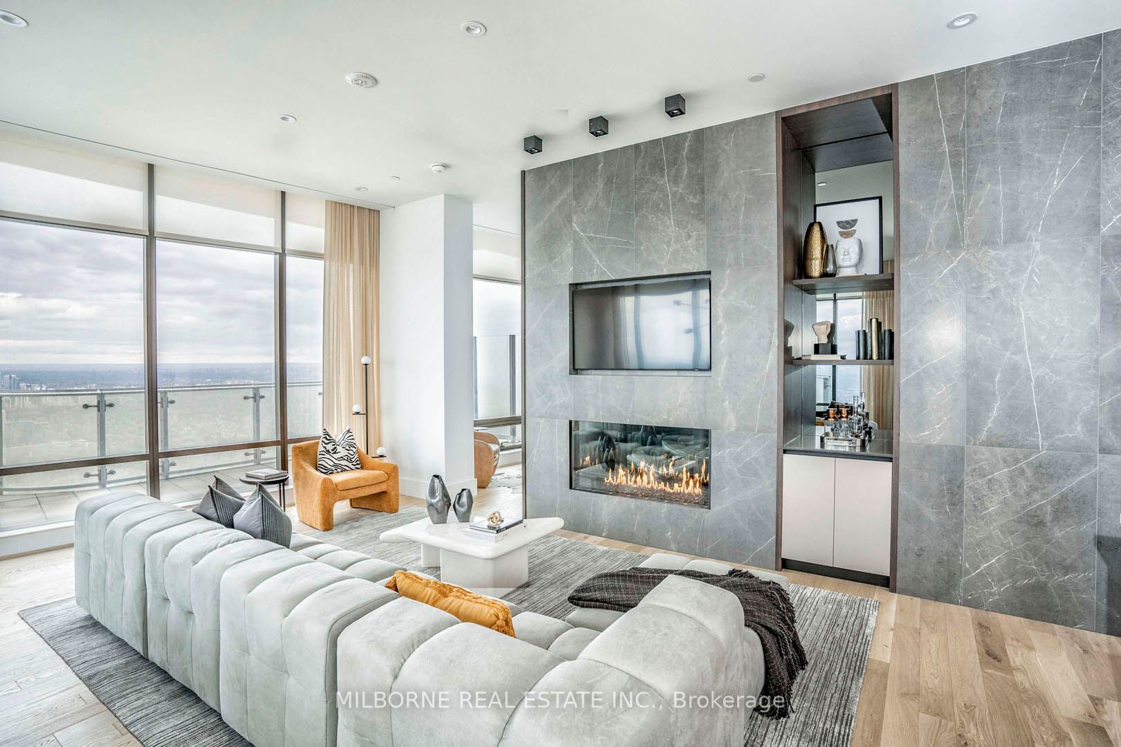 1 Bloor St E, #7504