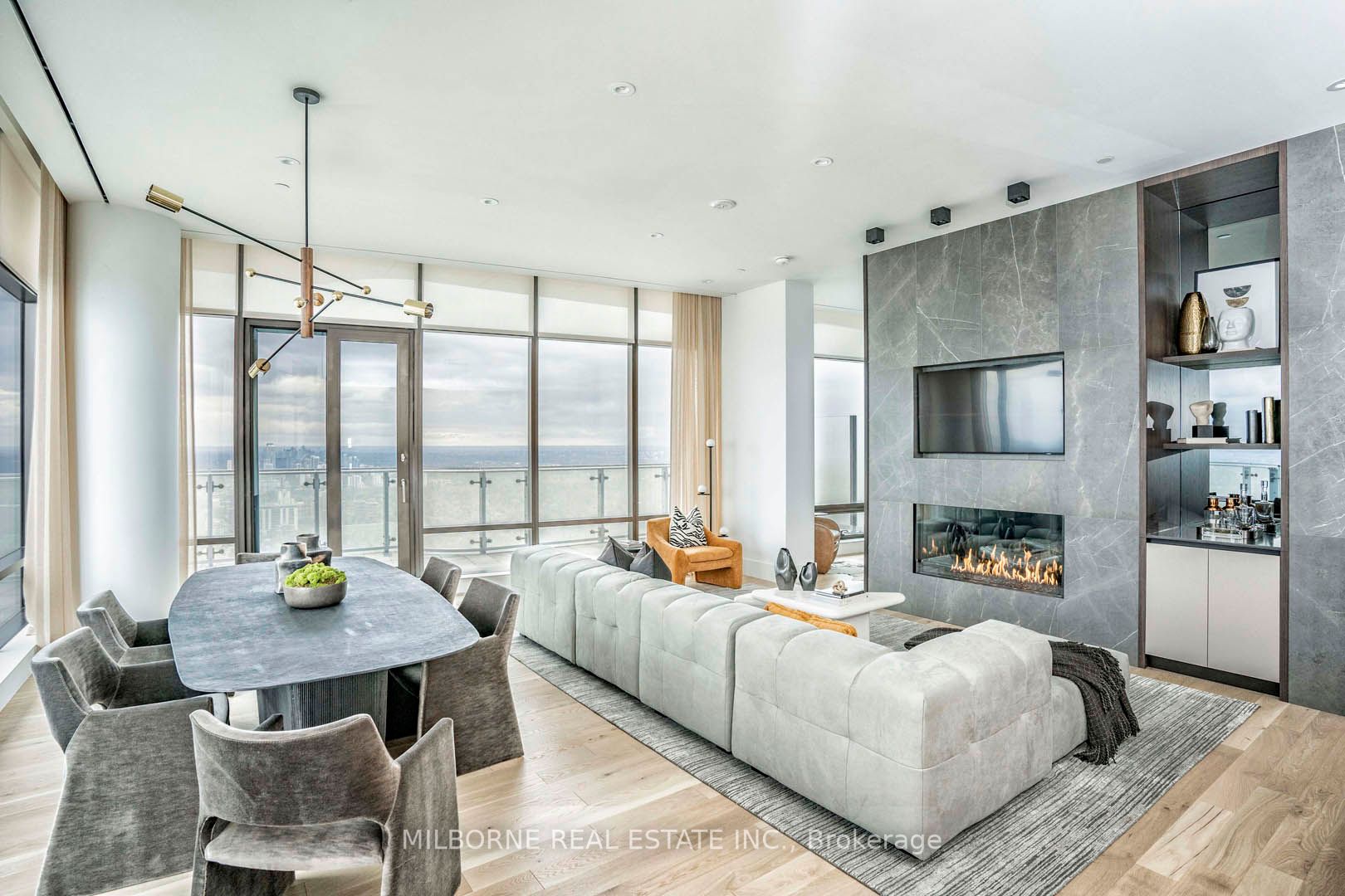 1 Bloor St E, #7504