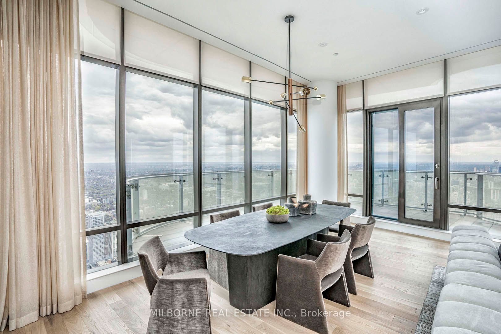 1 Bloor St E, #7504