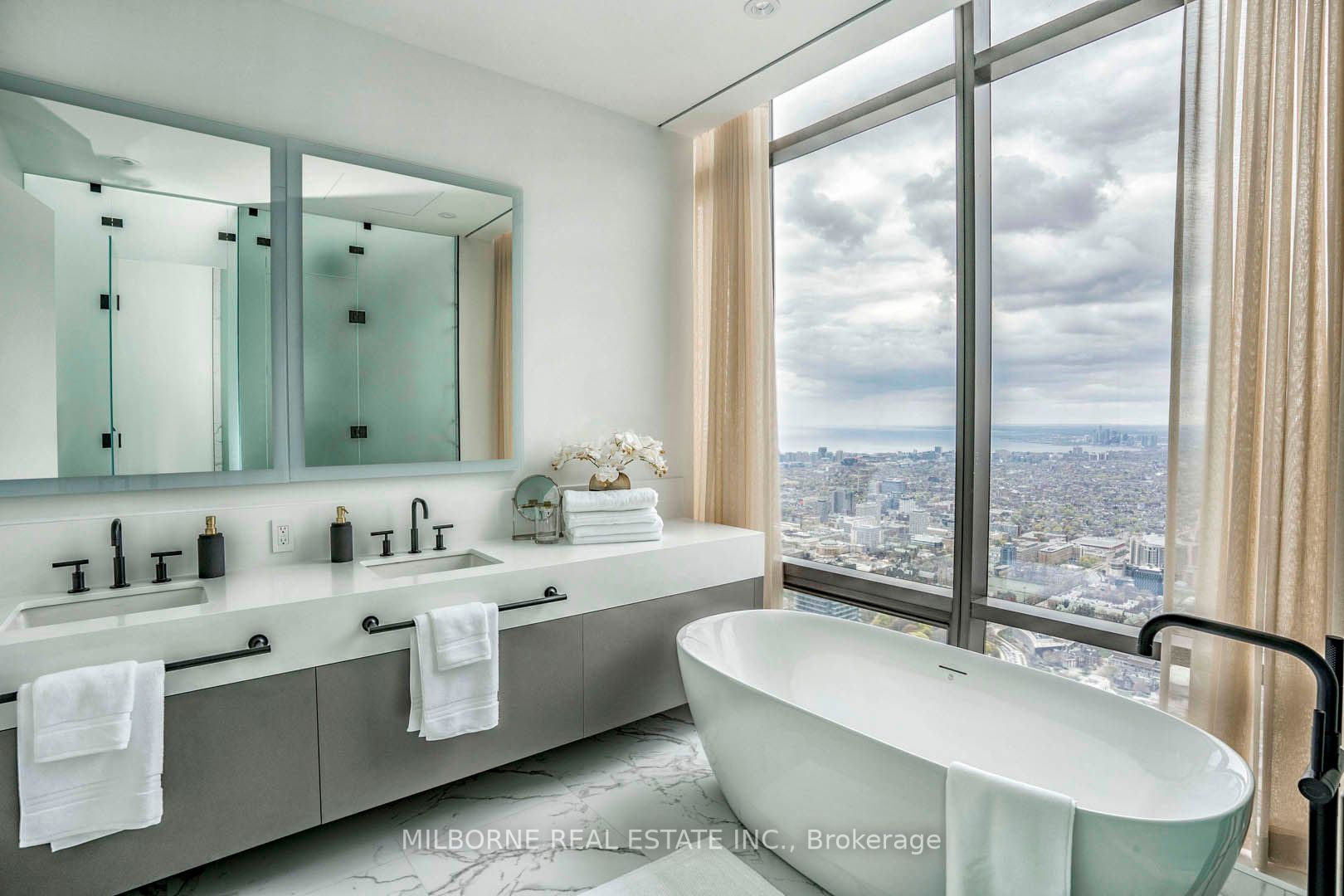1 Bloor St E, #7504