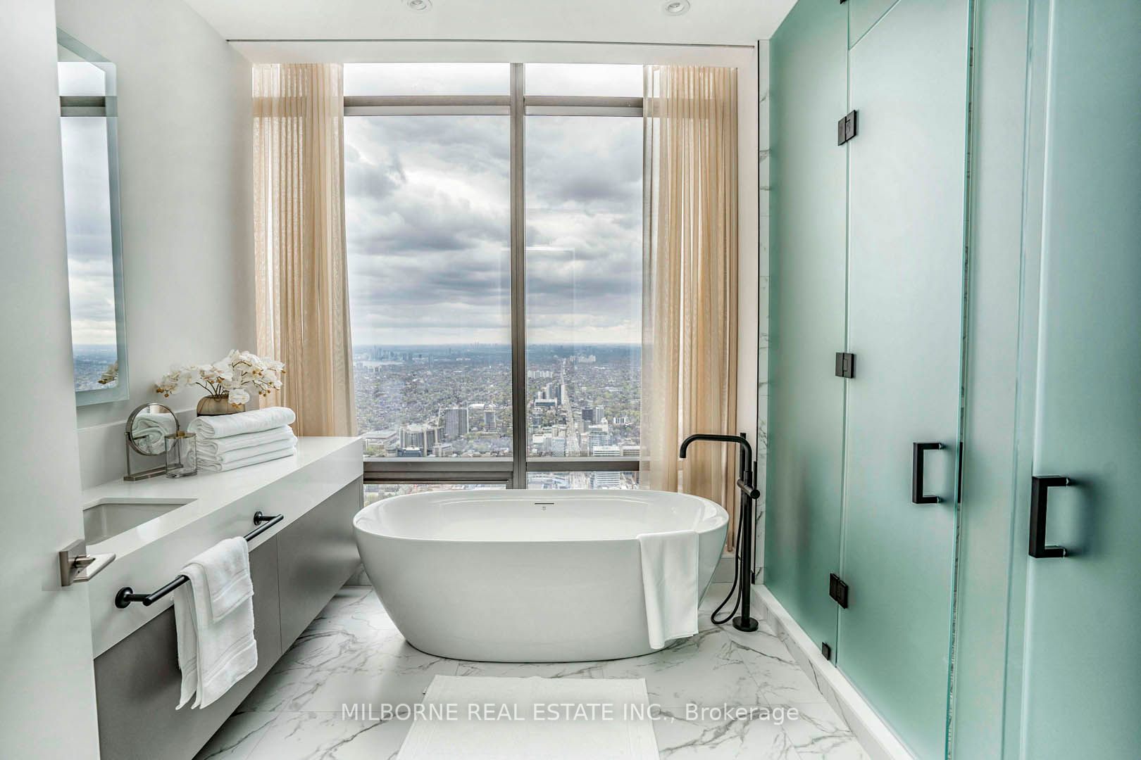 1 Bloor St E, #7504