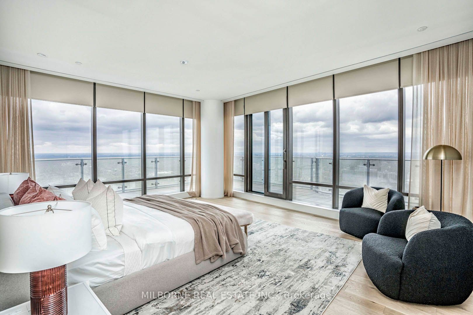 1 Bloor St E, #7504