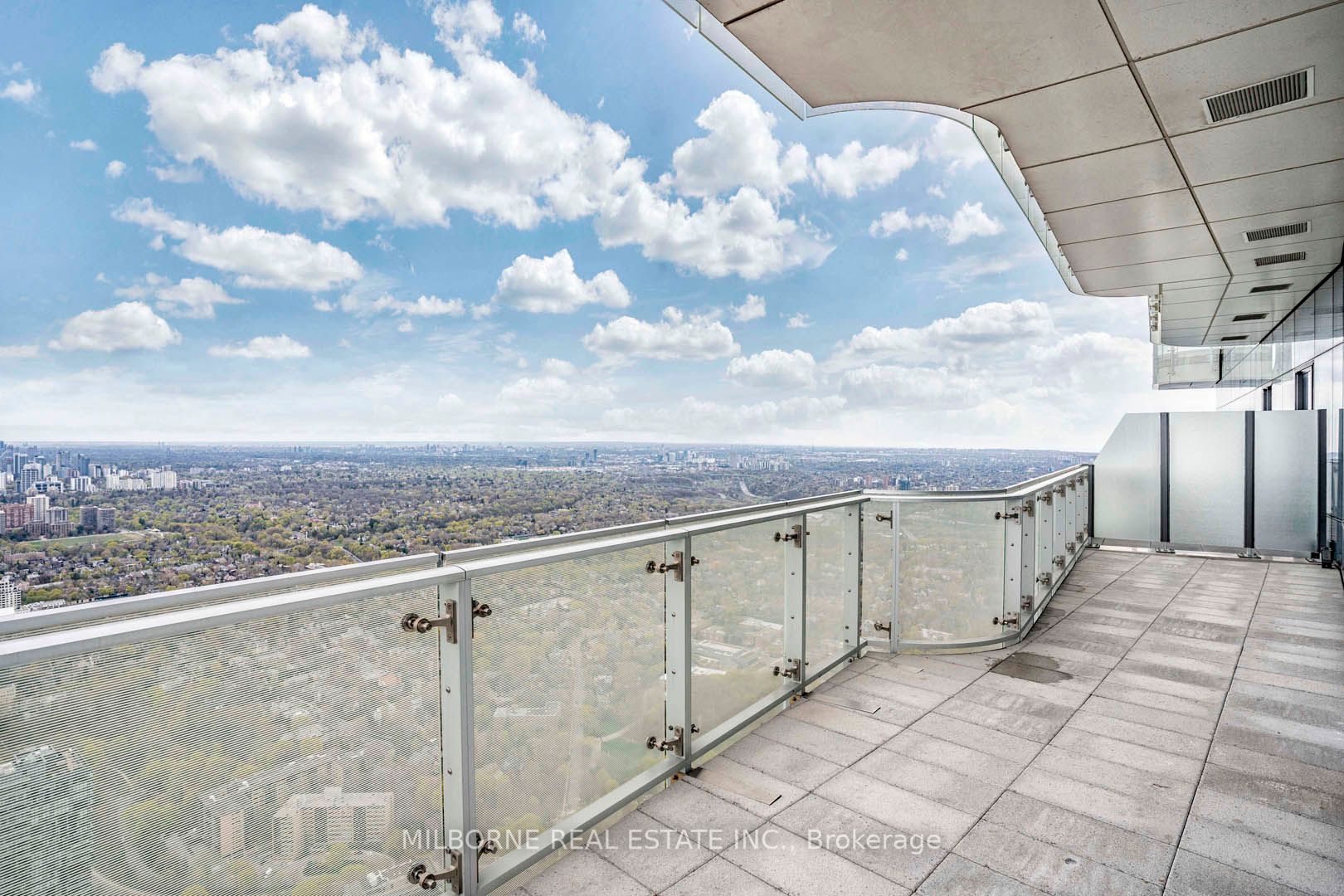 1 Bloor St E, #7504