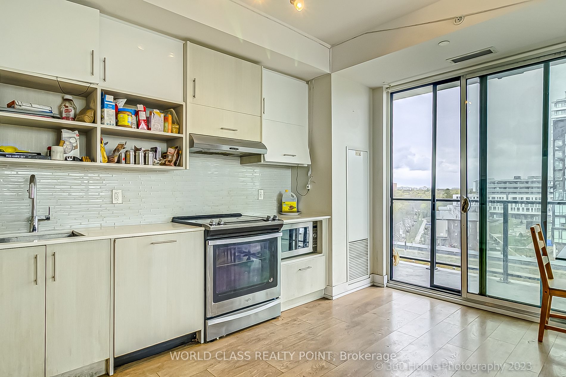 150 Fairview Mall Dr E, #611