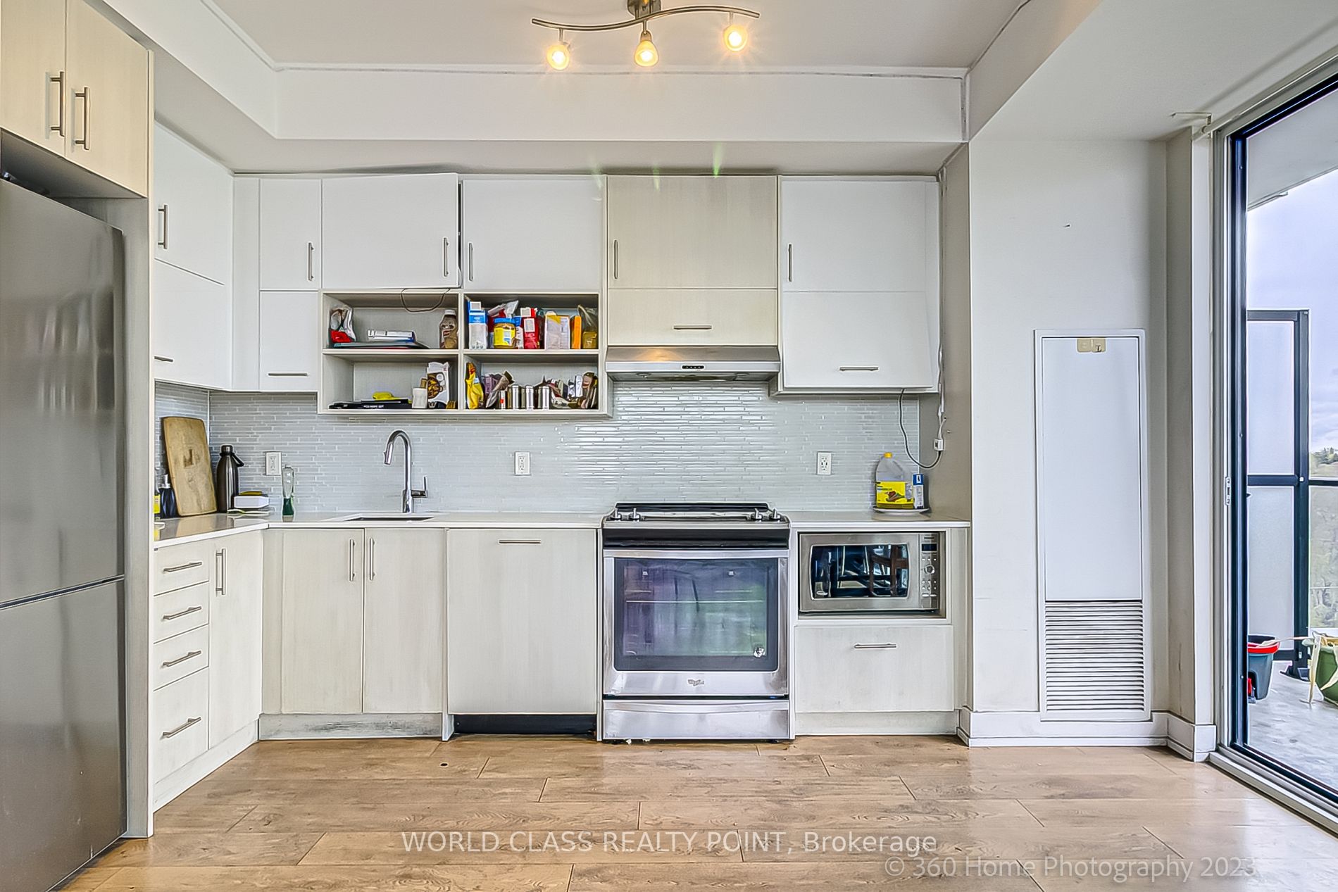 150 Fairview Mall Dr E, #611