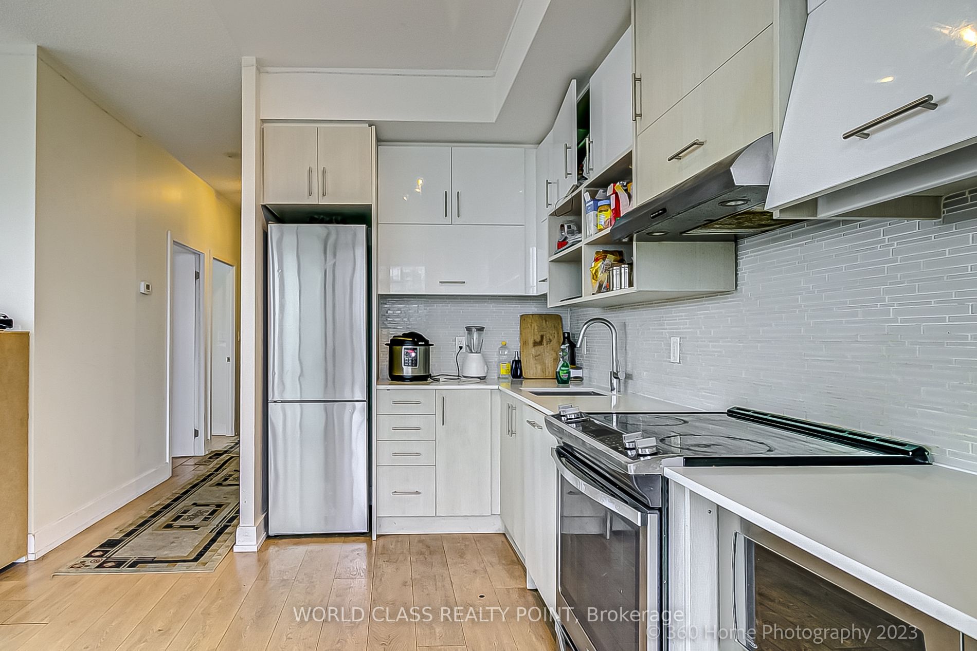 150 Fairview Mall Dr E, #611
