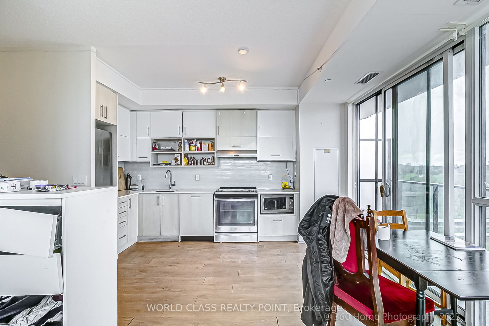 150 Fairview Mall Dr E, #611