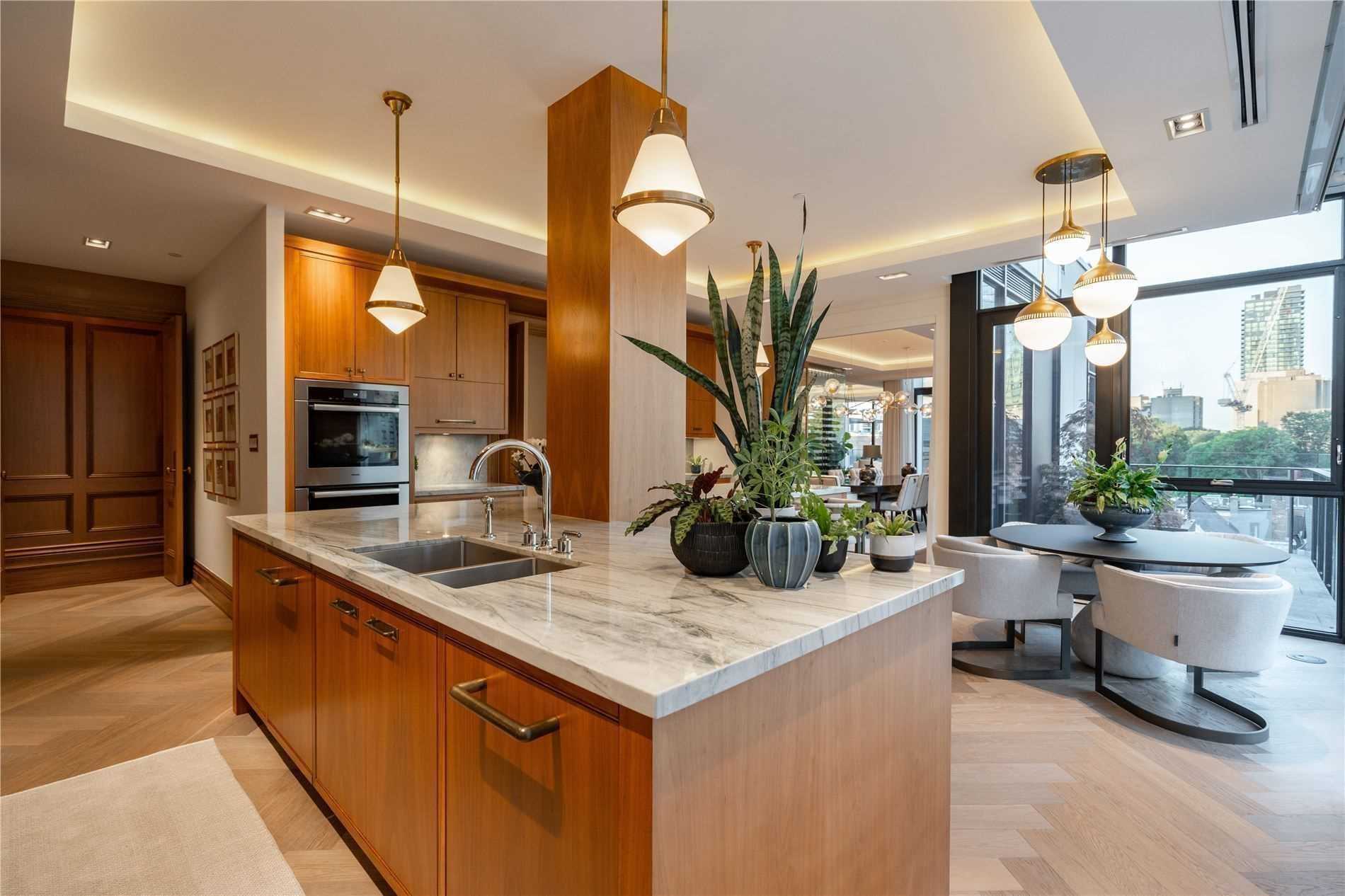 36 Hazelton Ave, #5B