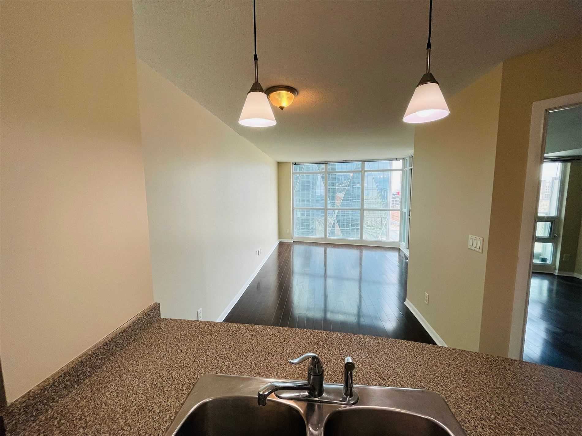 18 Yonge St, #2802