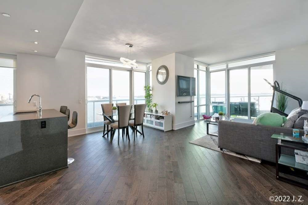 1 Edgewater Drive Dr, Toronto