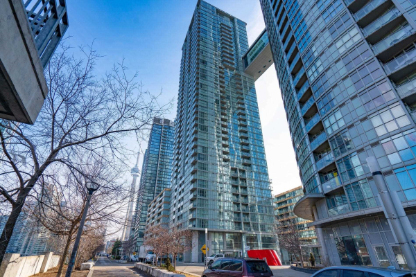 15 Iceboat Terr, Toronto