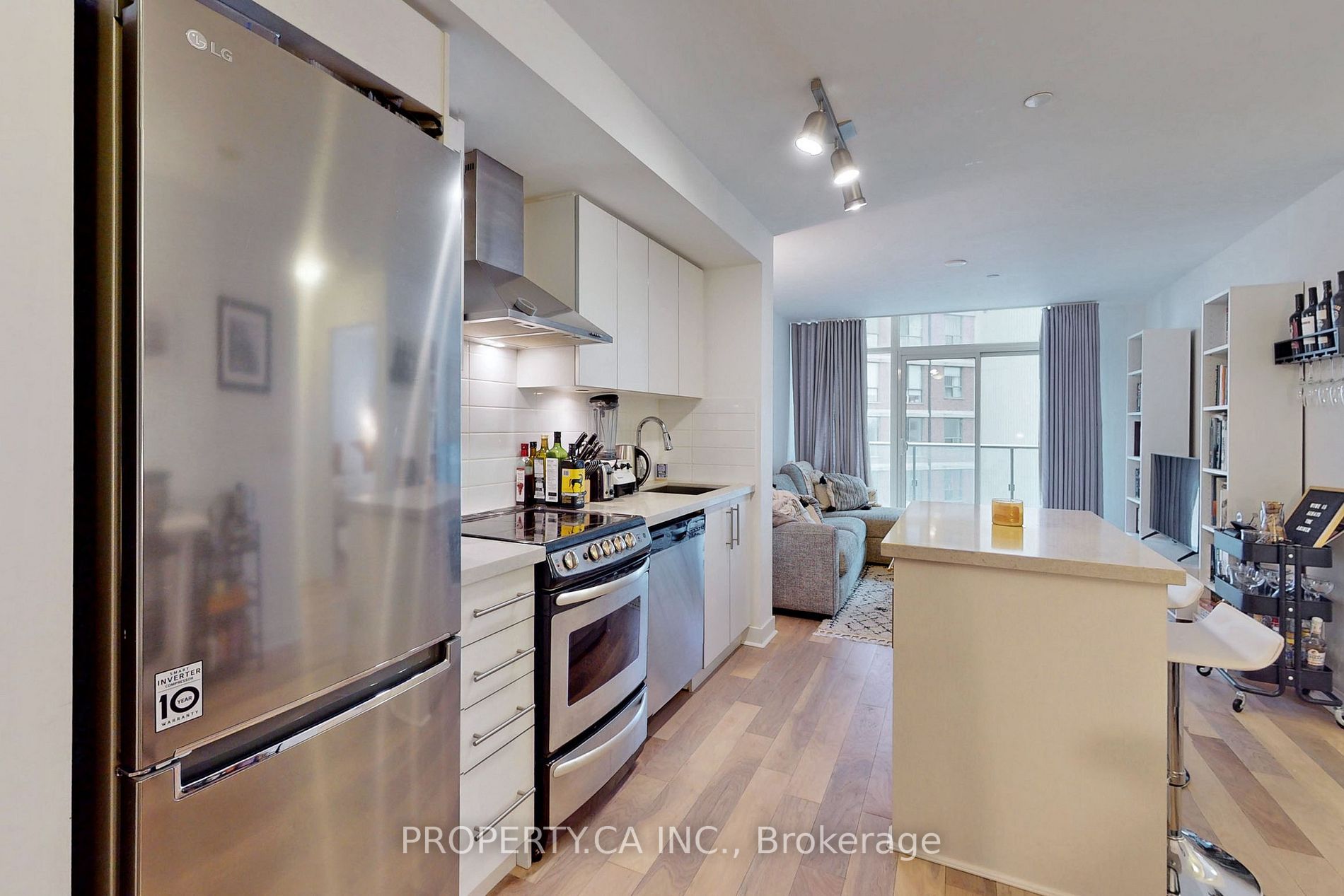 58 Orchard View Boulevard, #1006