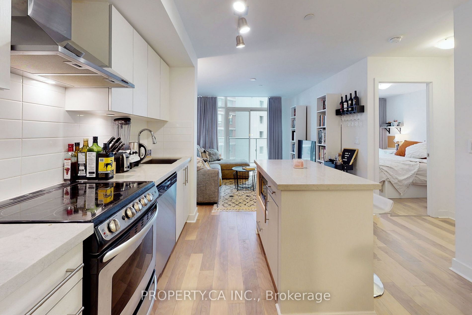 58 Orchard View Boulevard, #1006