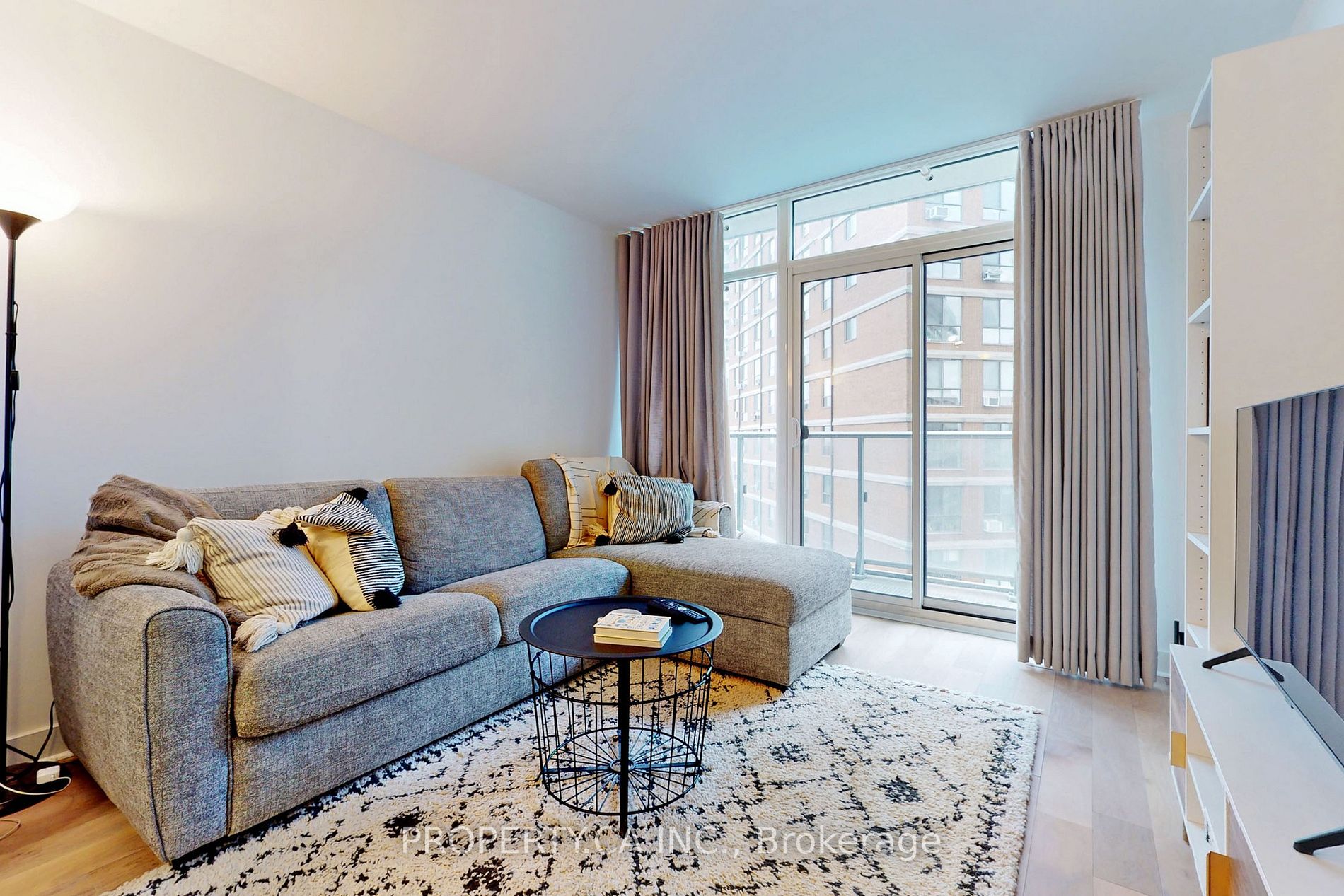58 Orchard View Boulevard, #1006