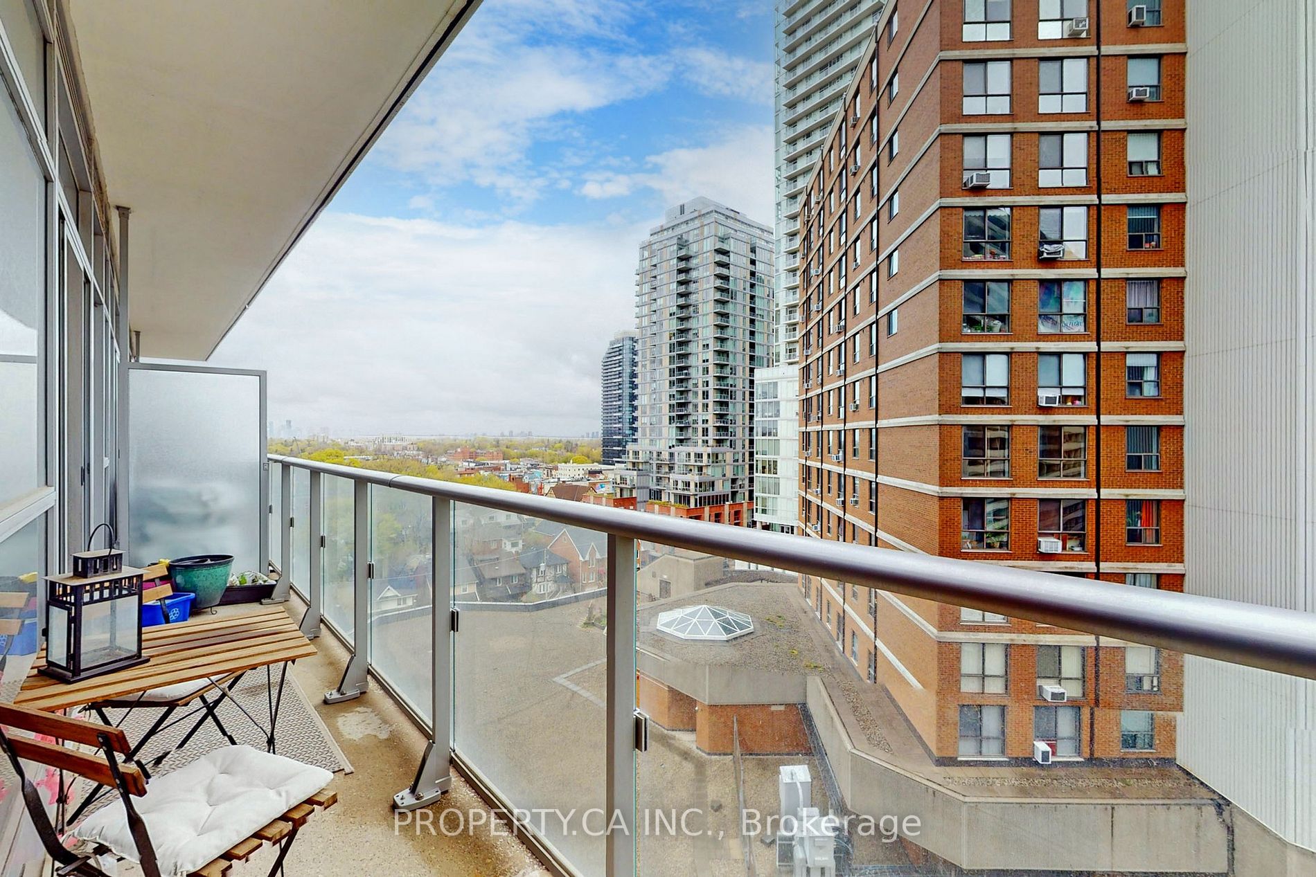 58 Orchard View Boulevard, #1006