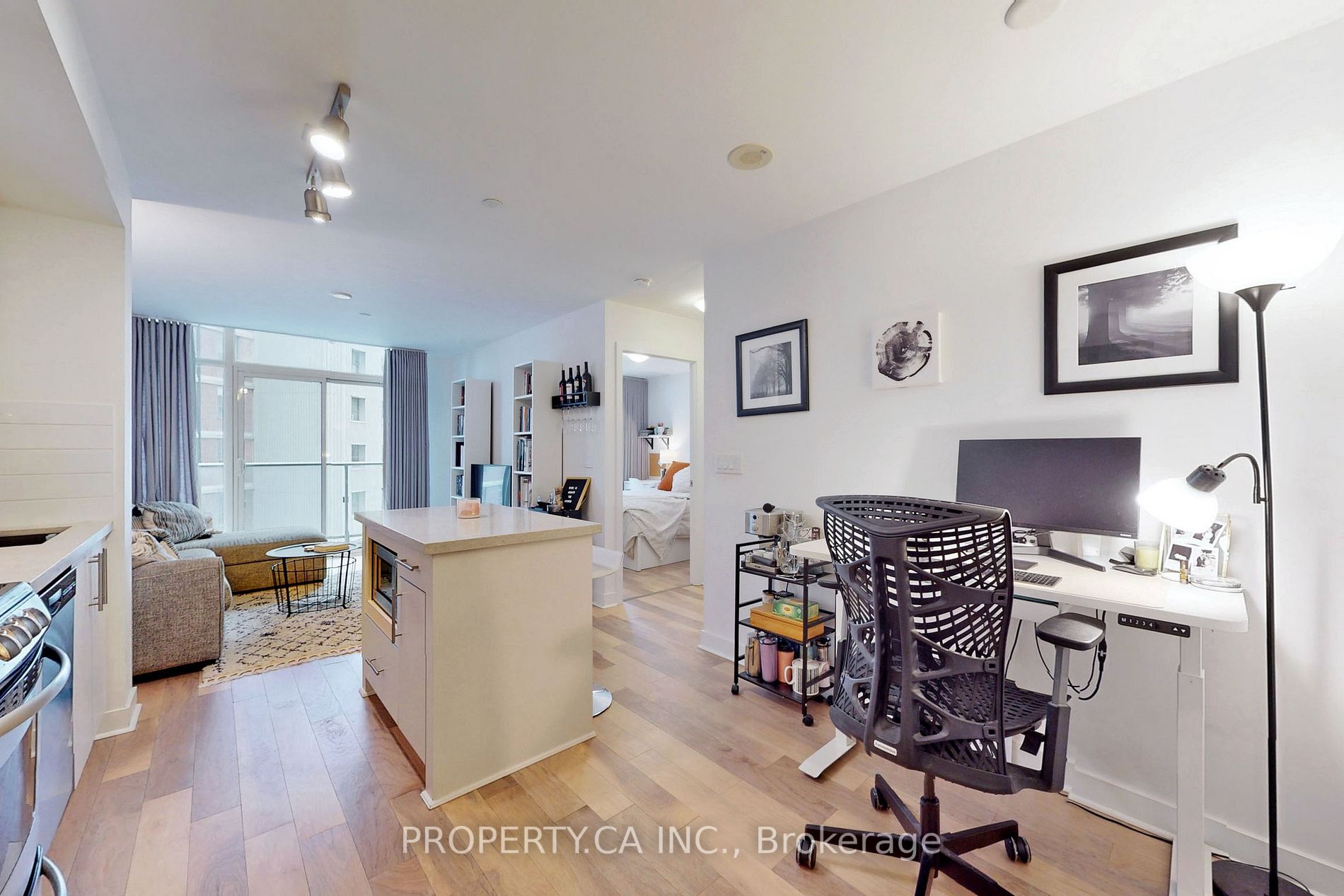 58 Orchard View Boulevard, #1006