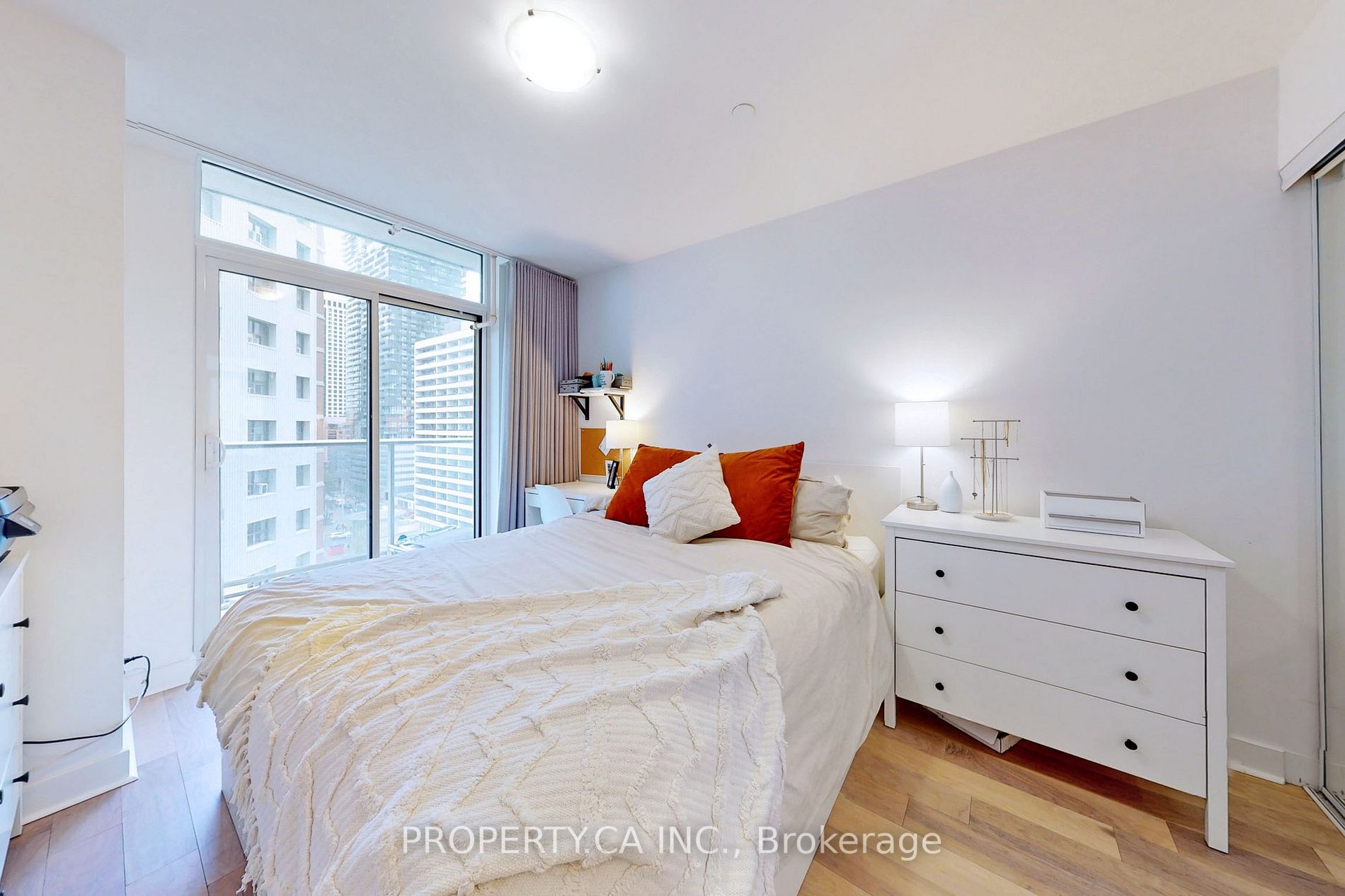 58 Orchard View Boulevard, #1006