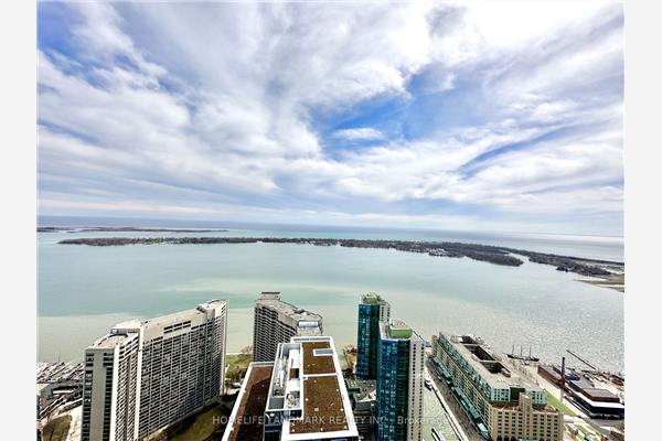100 Harbour St