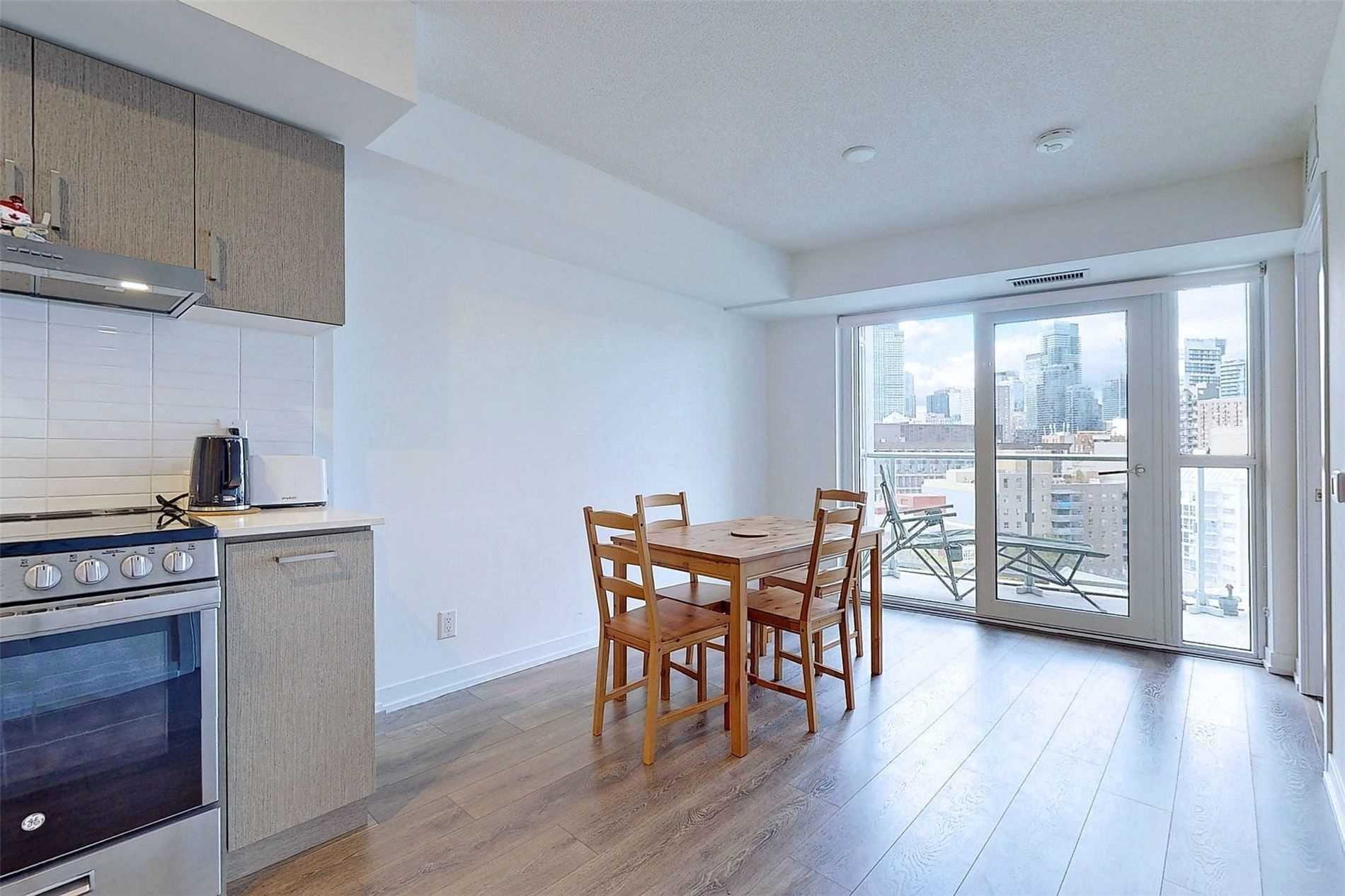 219 Dundas St E, #1709