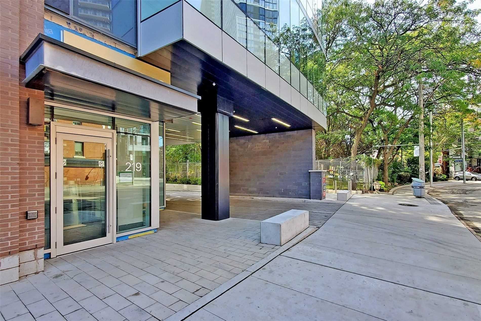 219 Dundas St E, #1709