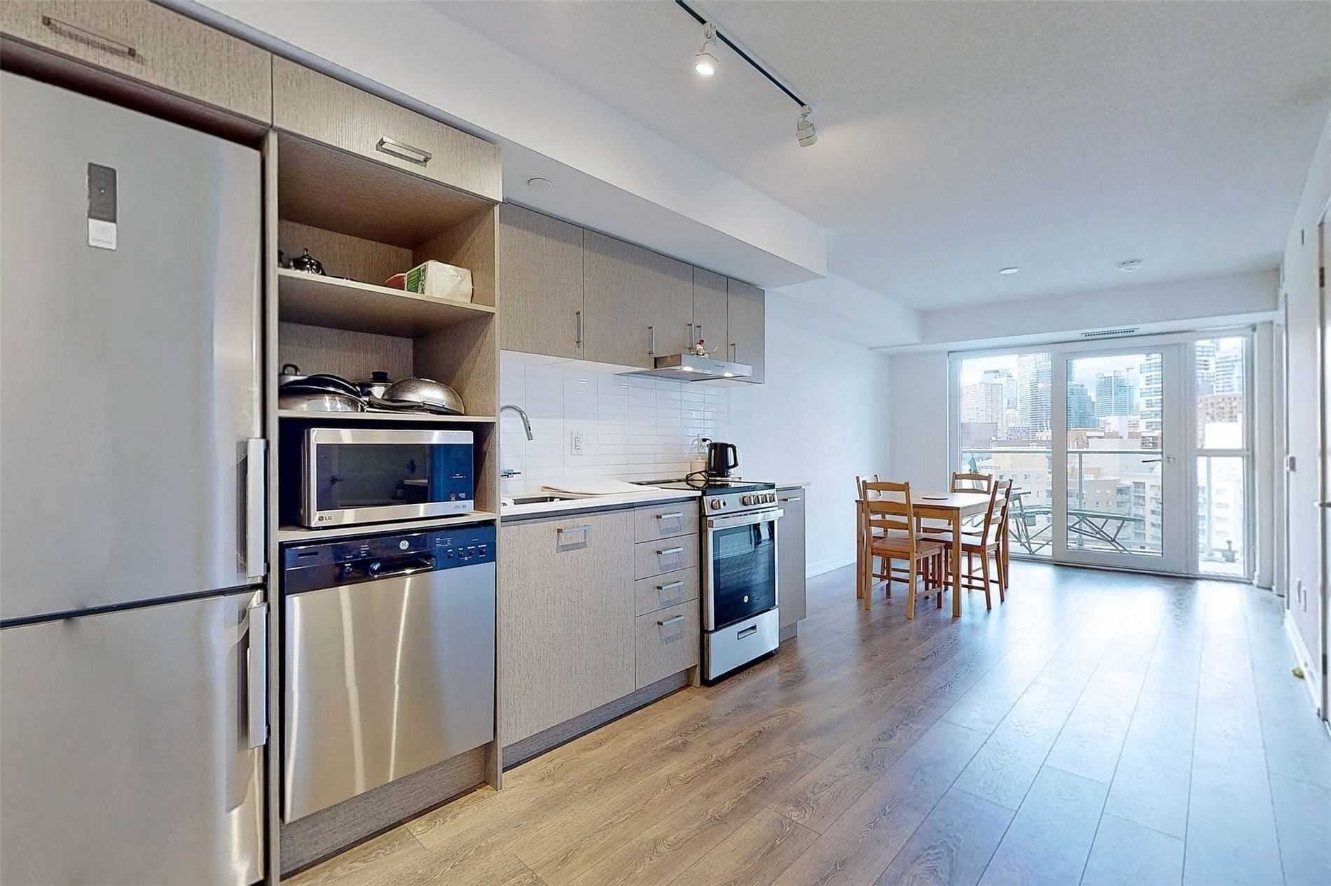 219 Dundas St E, #1709