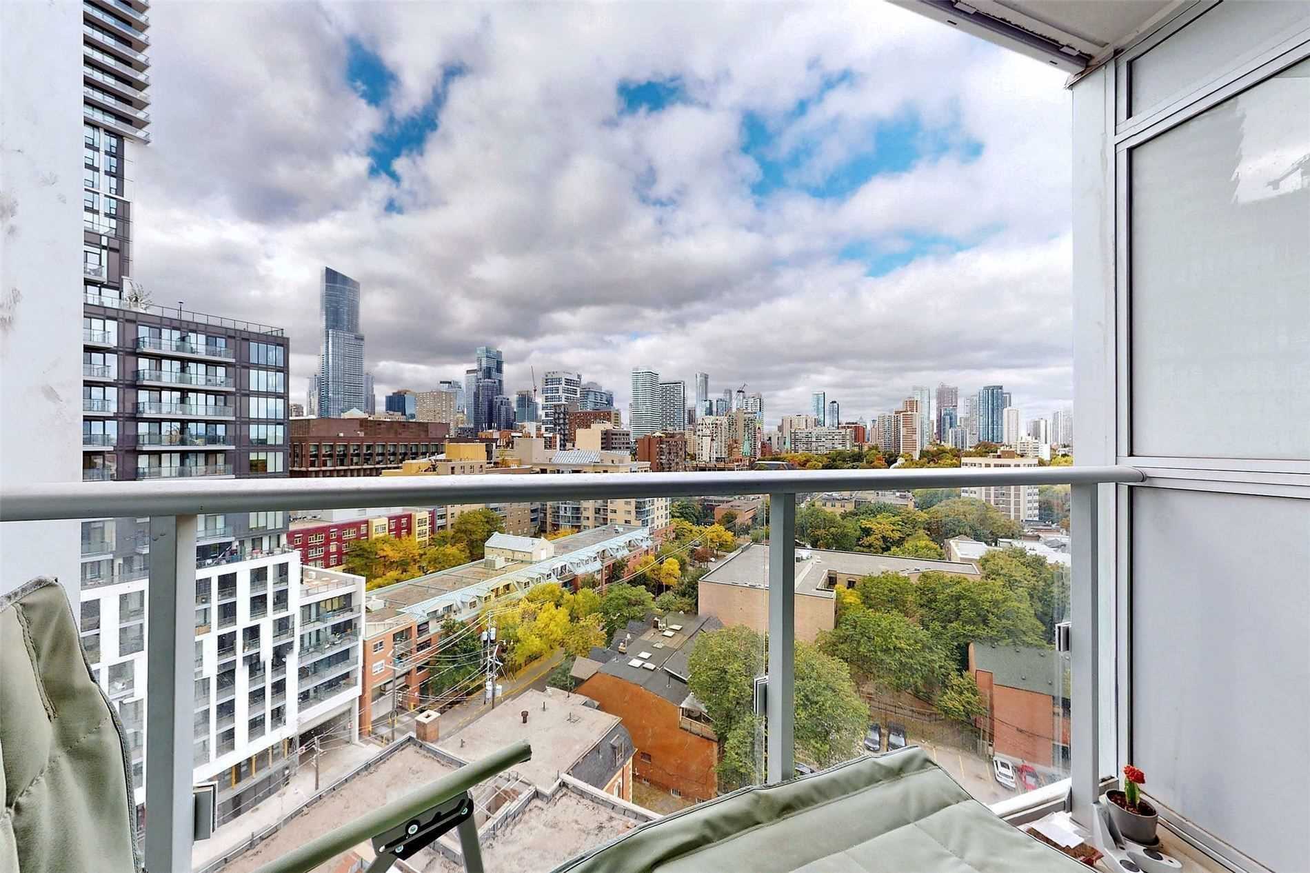 219 Dundas St E, #1709