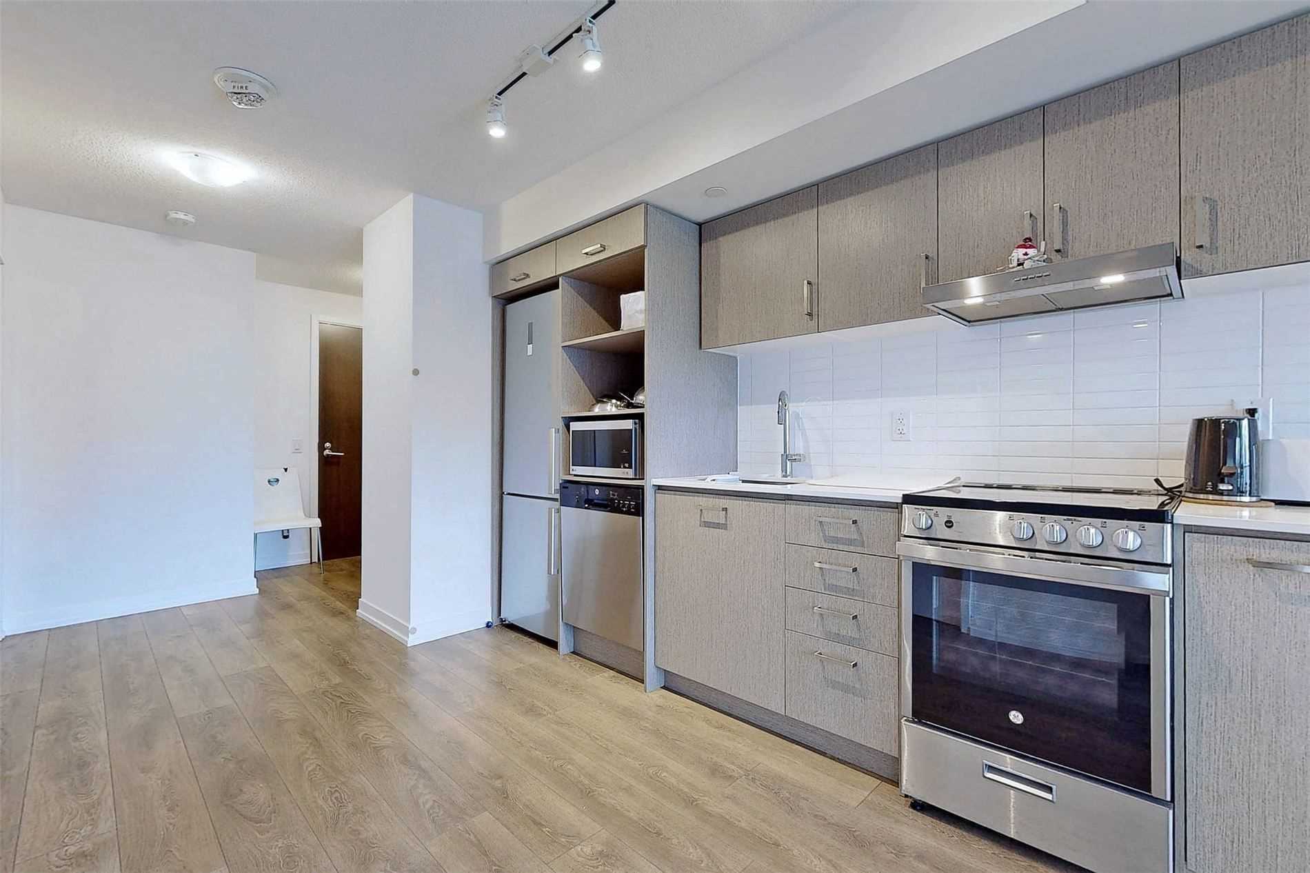 219 Dundas St E, #1709