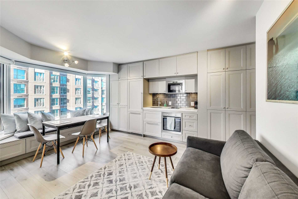 155 Yorkville Ave, Toronto