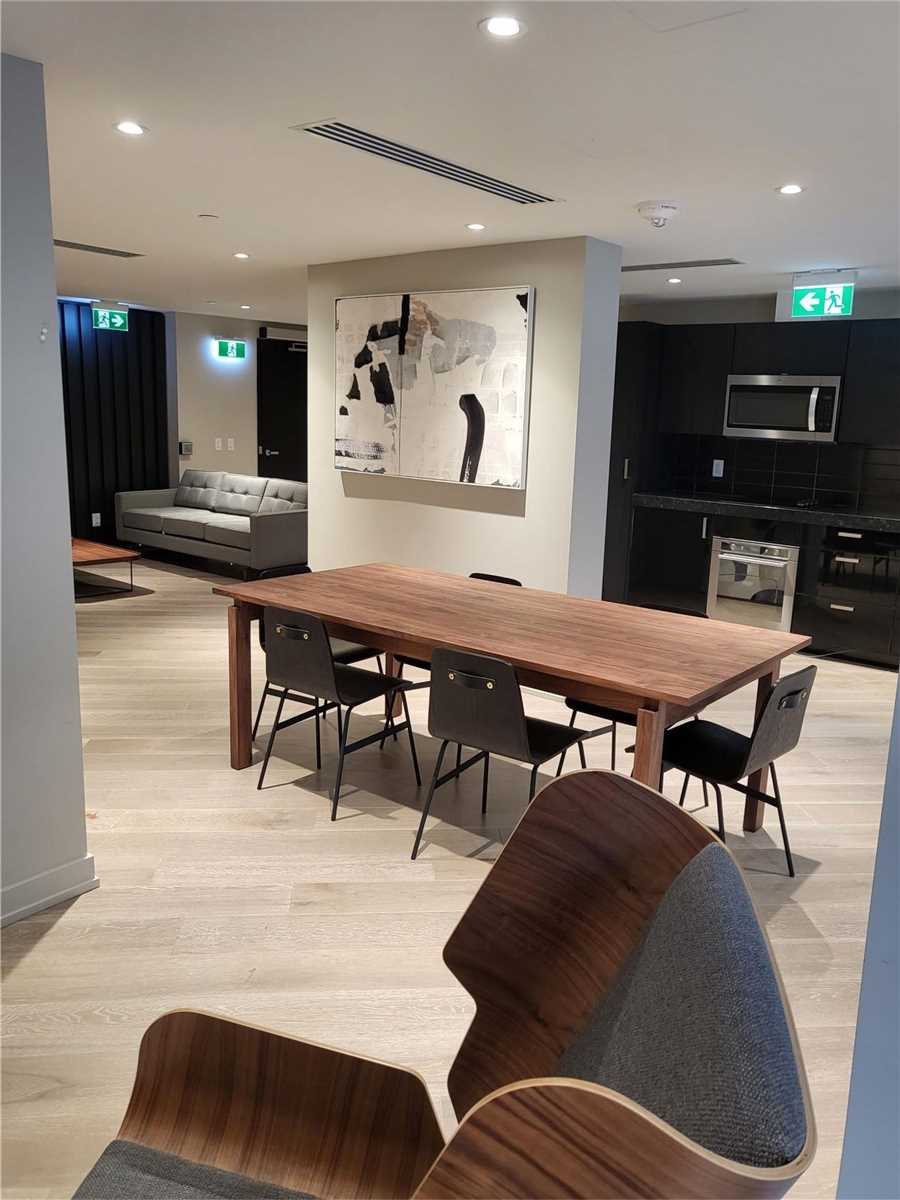 458 Richmond St W, #609