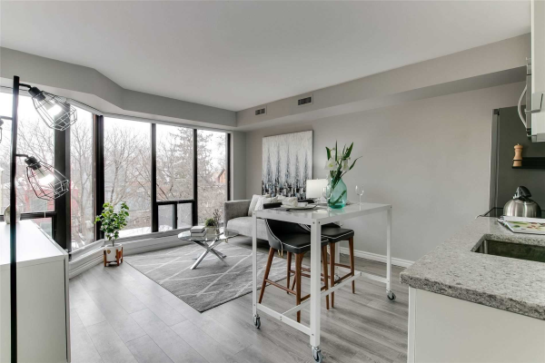 456 College St, Toronto