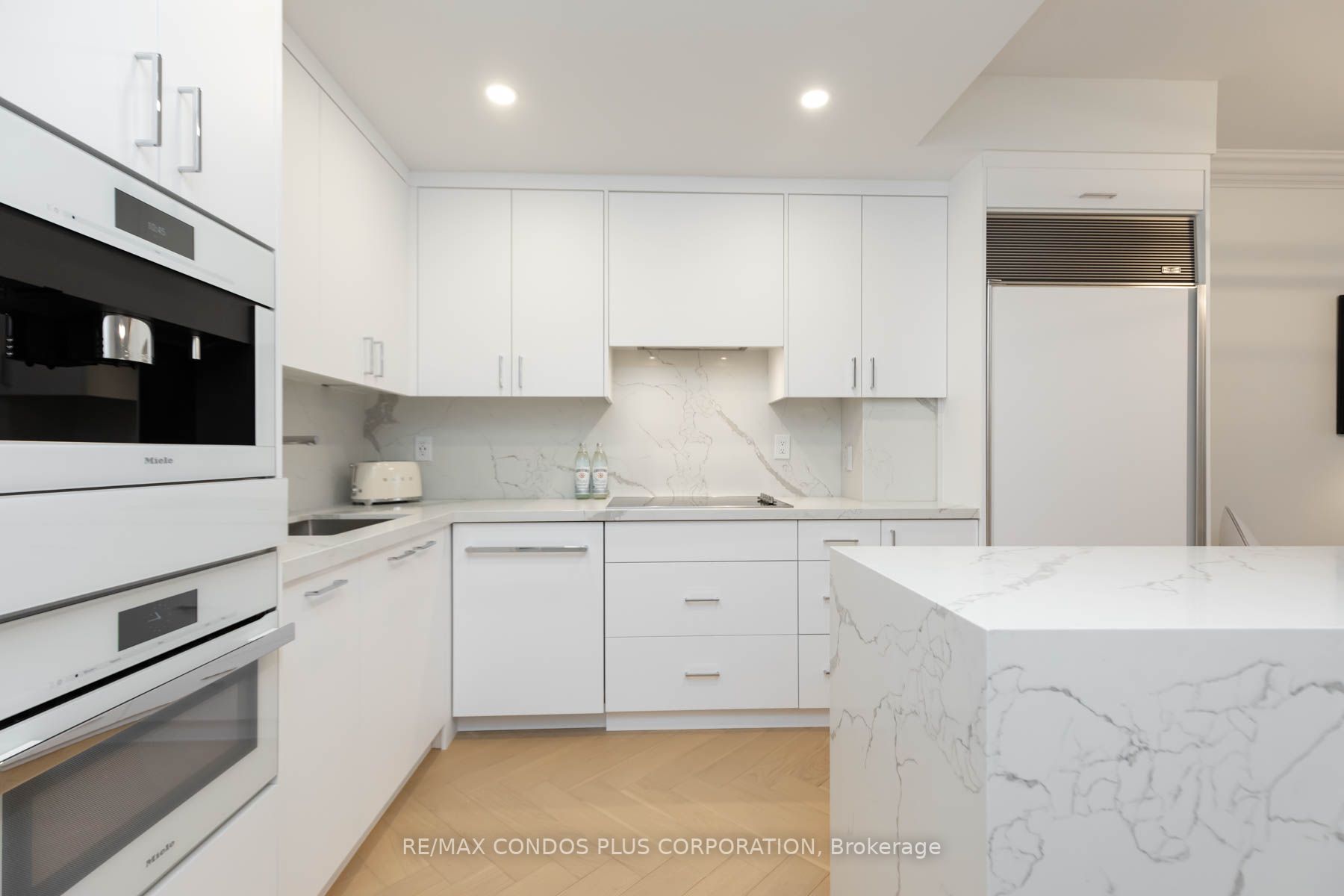 10 Bellair St, #801