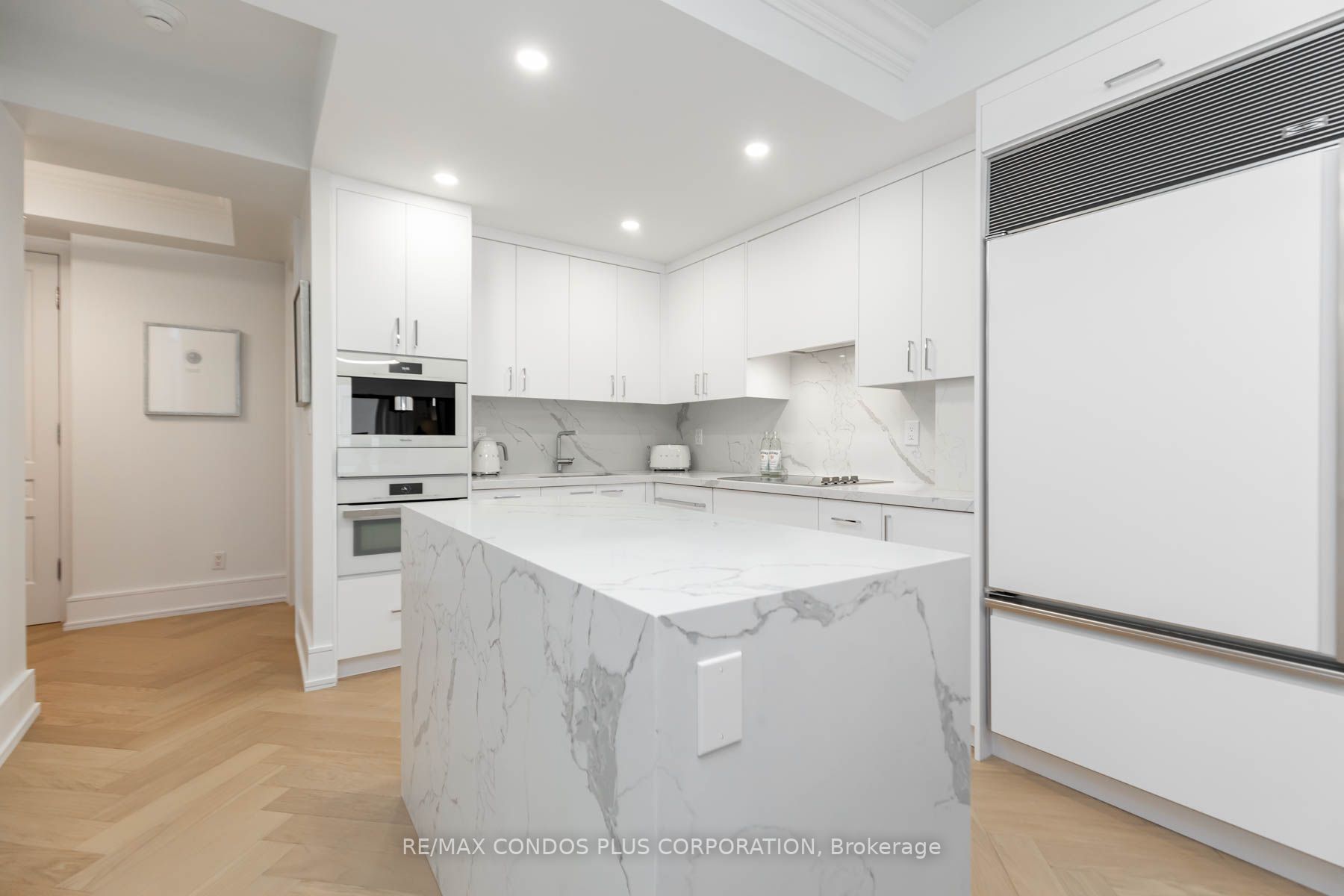 10 Bellair St, #801