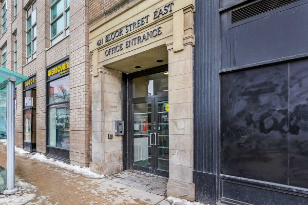 421 Bloor St E, Toronto