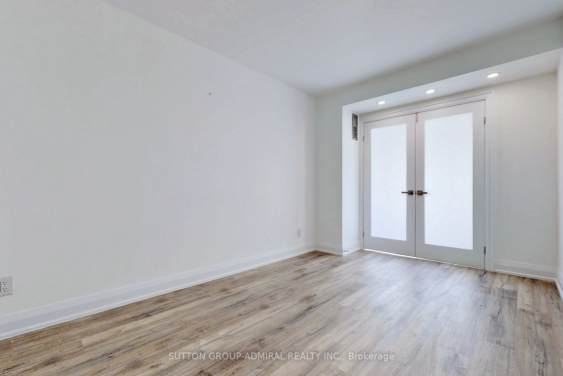 Listing C5947784 - Large Photo # 20