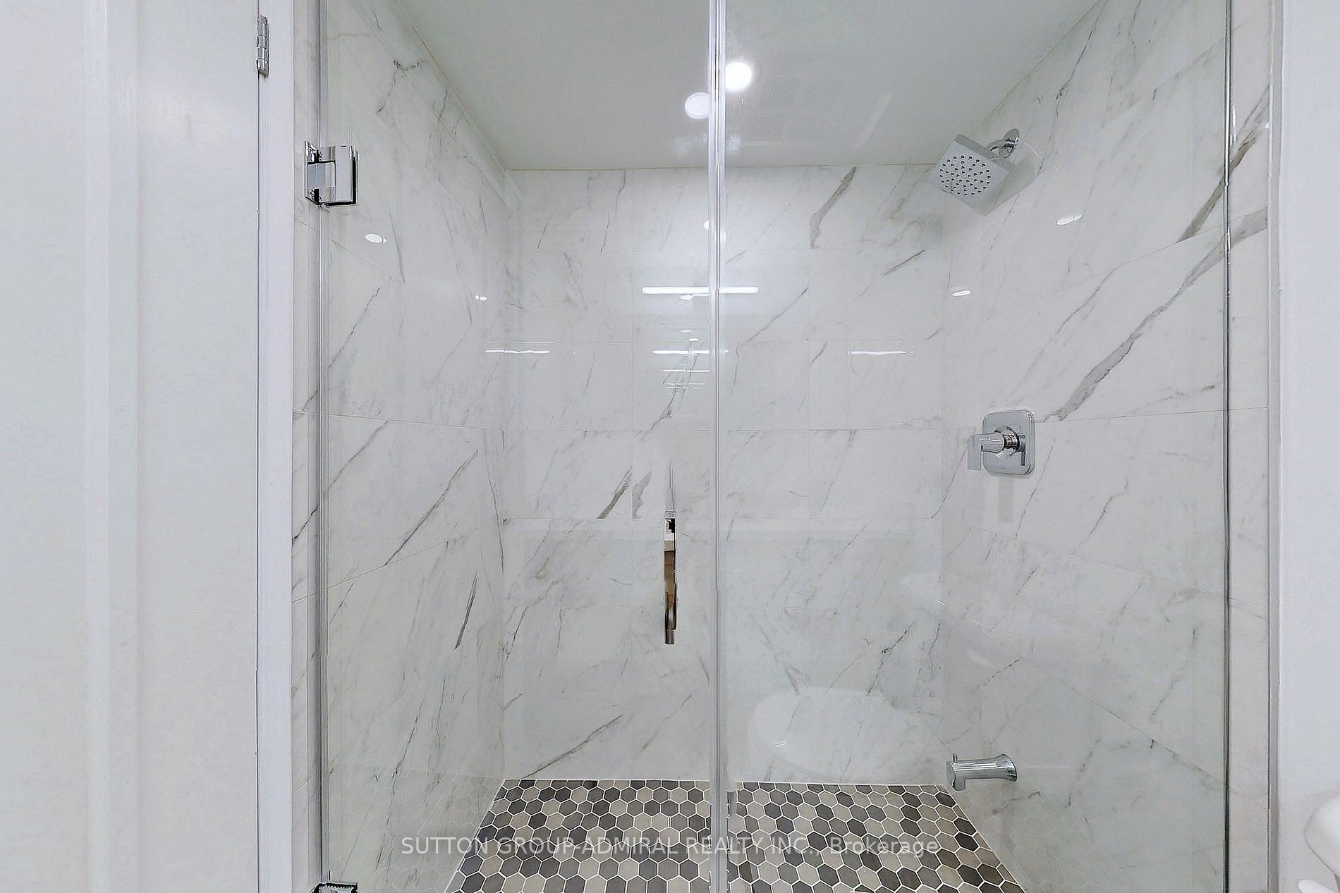 Listing C5947784 - Large Photo # 19