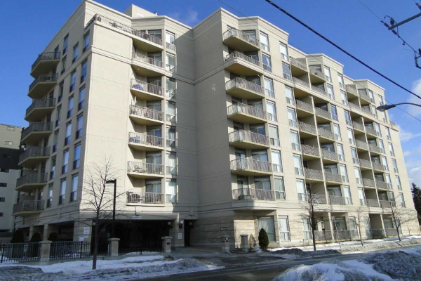 4200 Bathurst St, Toronto