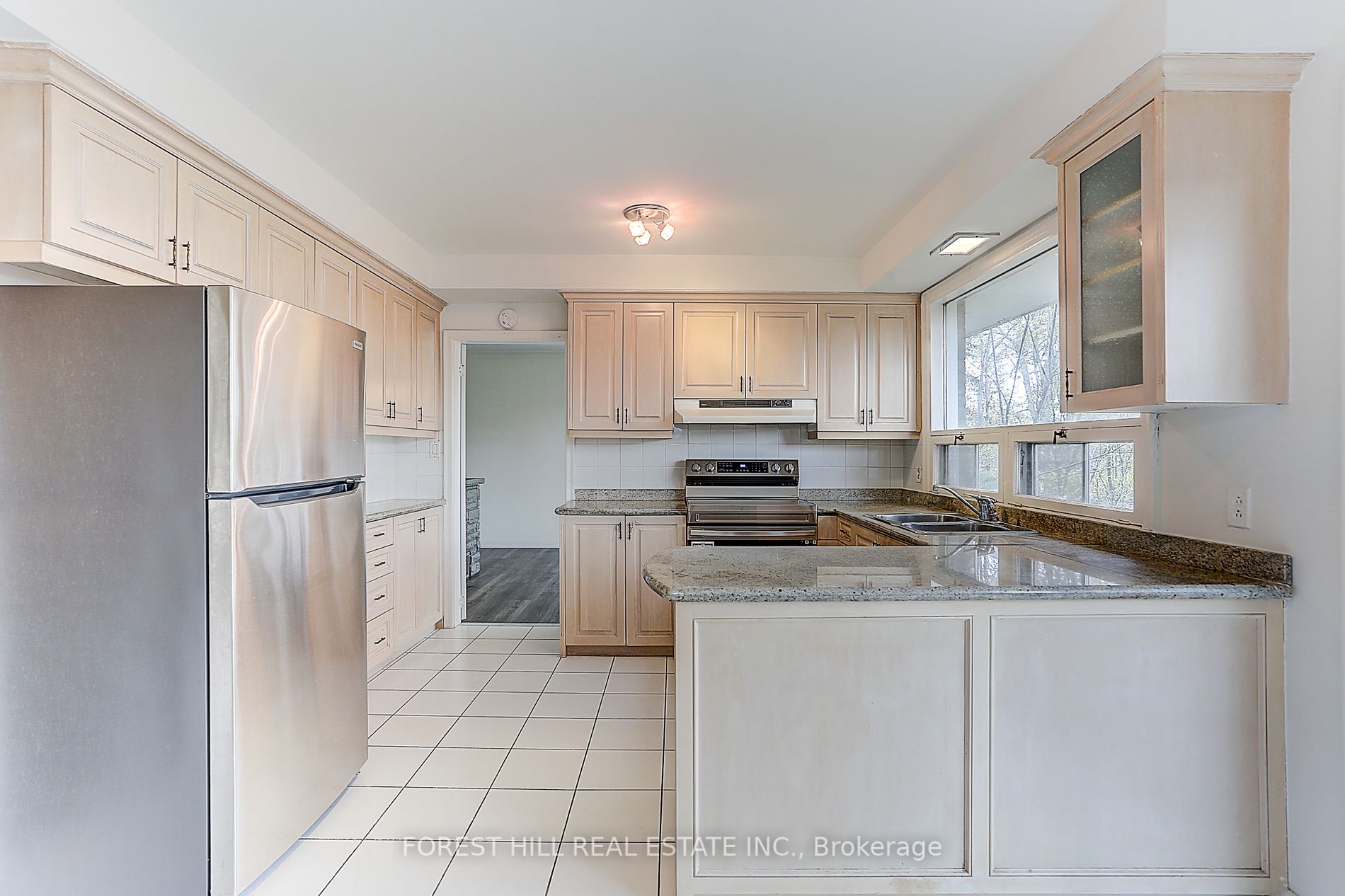 537 Blythwood Rd