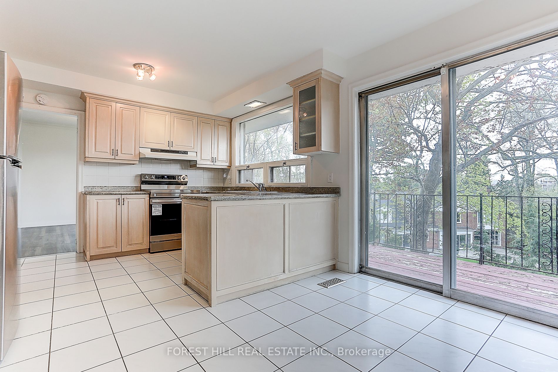 537 Blythwood Rd