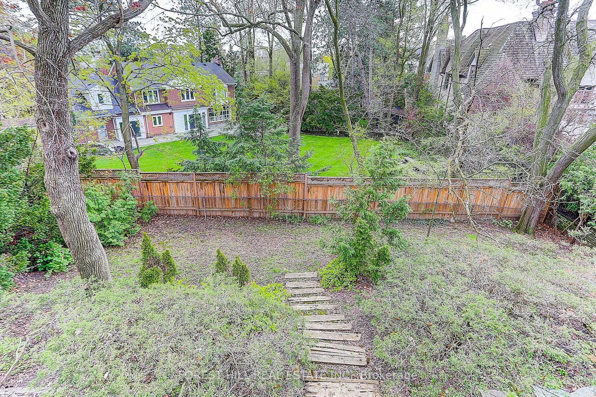 537 Blythwood Rd